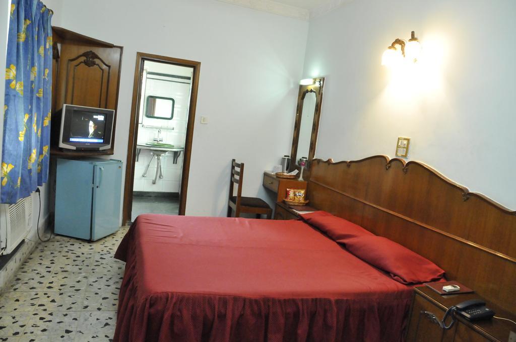 כלכותה Hotel Heera חדר תמונה