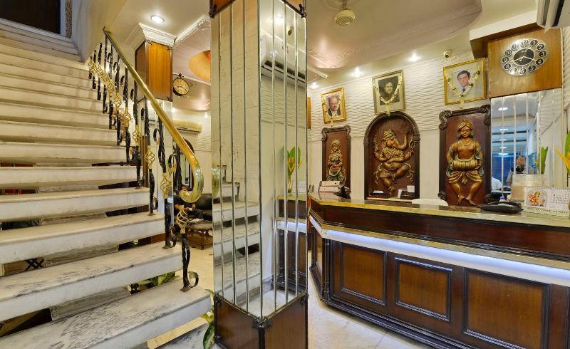כלכותה Hotel Heera מראה חיצוני תמונה