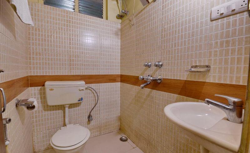 כלכותה Hotel Heera מראה חיצוני תמונה